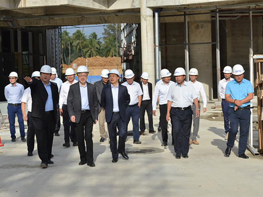 中國(guó)旅游集團(tuán)董事長(zhǎng)萬敏蒞臨三亞國(guó)際免稅城視察工作