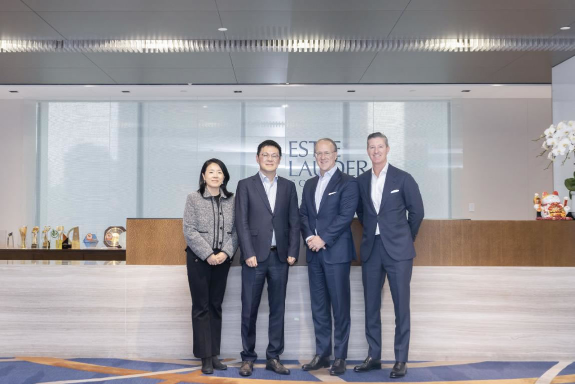 中免集團(tuán)與雅詩(shī)蘭黛集團(tuán)深化戰(zhàn)略合作 重構(gòu)旅游零售“產(chǎn)品力+體驗(yàn)感”模式